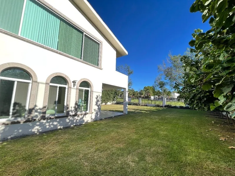 Casa en venta · Juriquilla, Santiago de Querétaro, Querétaro Casa en venta · Juriquilla, Santiago de Querétaro, Querétaro