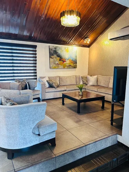 Casa en venta · Valle de Chipinque, San Pedro Garza García, Nuevo León Casa en venta · Valle de Chipinque, San Pedro Garza García, Nuevo León