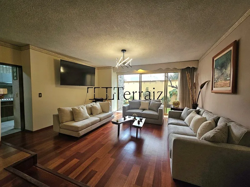 Casa en venta · Ciudad Satélite, Naucalpan de Juárez, Estado de México Casa en venta · Ciudad Satélite, Naucalpan de Juárez, Estado de México