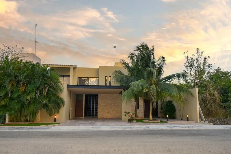 Casa en venta · Jardines de Rejoyada, Mérida, Yucatán