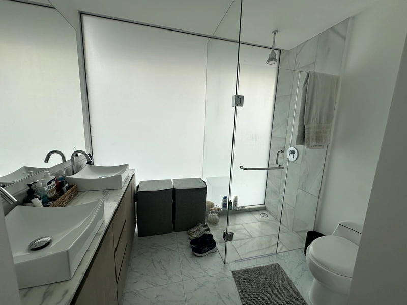 10 baño principal.jpg