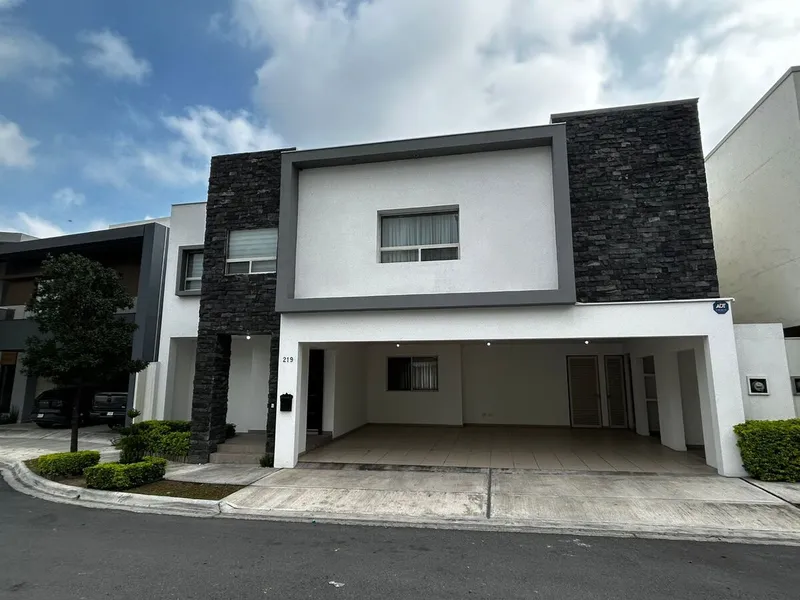 Casa en venta · Instituto Tecnológico de Estudios Superiores de Monterrey, Monterrey, Nuevo León