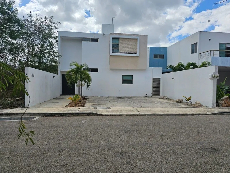 Casa en venta · Cholul, Mérida, Yucatán Casa en venta · Cholul, Mérida, Yucatán