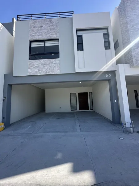 Casa en venta · Mitras Poniente, García, Nuevo León