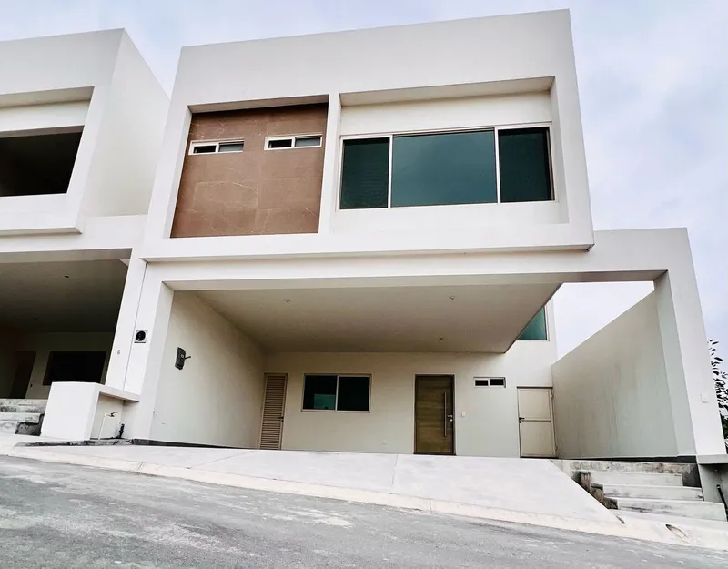Casa en venta · Santoral, García, Nuevo León Casa en venta · Santoral, García, Nuevo León