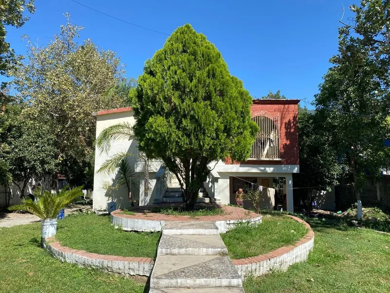 Casa en venta · Yerbaniz, Santiago, Nuevo León Casa en venta · Yerbaniz, Santiago, Nuevo León