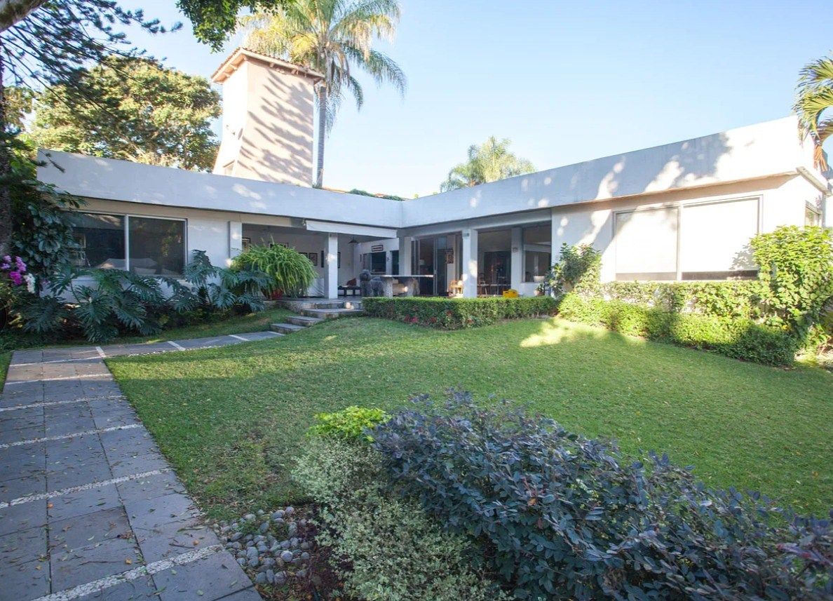 Casa en venta · Jardines de Cuernavaca, Cuernavaca, Morelos Casa en venta · Jardines de Cuernavaca, Cuernavaca, Morelos