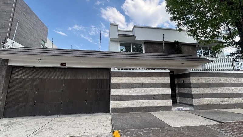 Casa en venta · Ciudad Satélite, Naucalpan de Juárez, Estado de México