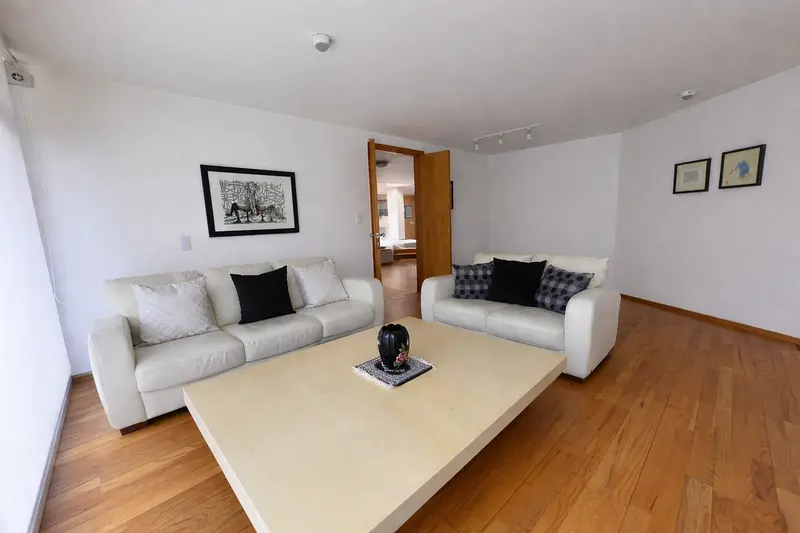 EB-VF8138 (3).png