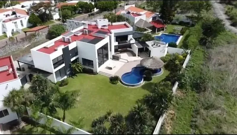 Casa en venta · Colinas de Santa Fe, Xochitepec, Morelos Casa en venta · Colinas de Santa Fe, Xochitepec, Morelos