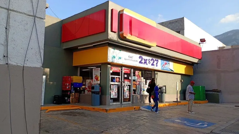 Casa en venta · Zona los Sauces, San Pedro Garza García, Nuevo León Casa en venta · Zona los Sauces, San Pedro Garza García, Nuevo León