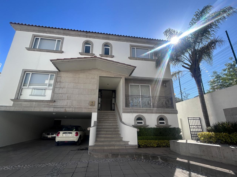 Casa en venta · Naucalpan de Juárez, Estado de México Casa en venta · Naucalpan de Juárez, Estado de México