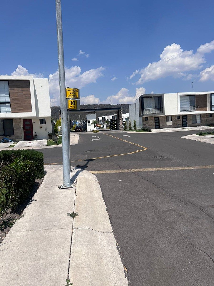 Casa en venta · Residencial el Refugio, Santiago de Querétaro, Querétaro Casa en venta · Residencial el Refugio, Santiago de Querétaro, Querétaro