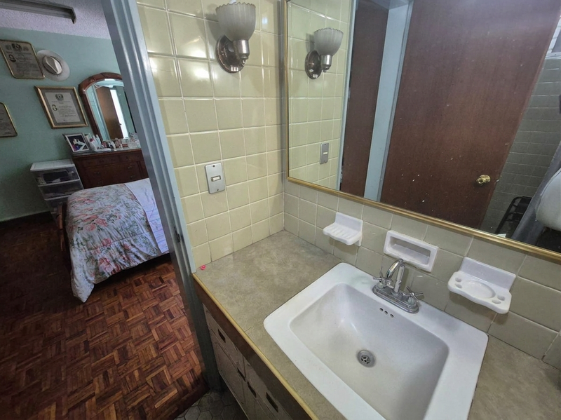 Yaquis 77 - Baño cuarto abajo.png