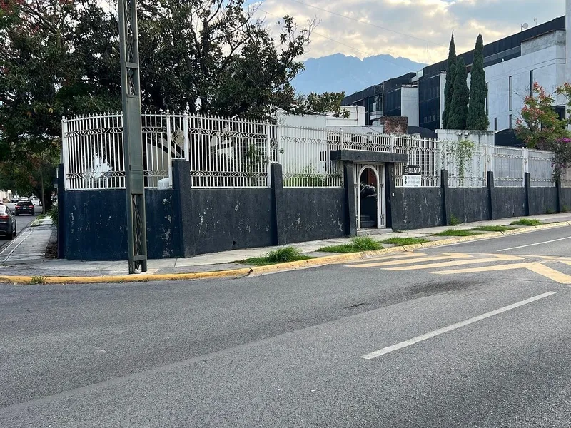 Casa en venta · Del Valle, San Pedro Garza García, Nuevo León
