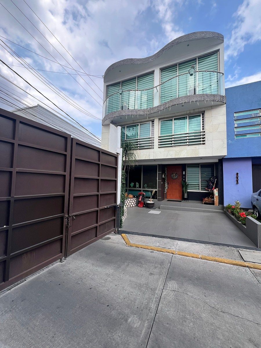 Casa en venta · El Olivo II Parte Alta Carlos Pichardo Cruz, Tlalnepantla de Baz, Estado de México Casa en venta · El Olivo II Parte Alta Carlos Pichardo Cruz, Tlalnepantla de Baz, Estado de México