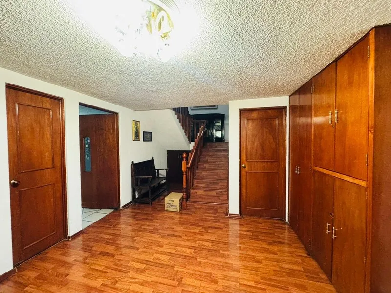 Casa en venta · Ciudad Satélite, Naucalpan de Juárez, Estado de México Casa en venta · Ciudad Satélite, Naucalpan de Juárez, Estado de México