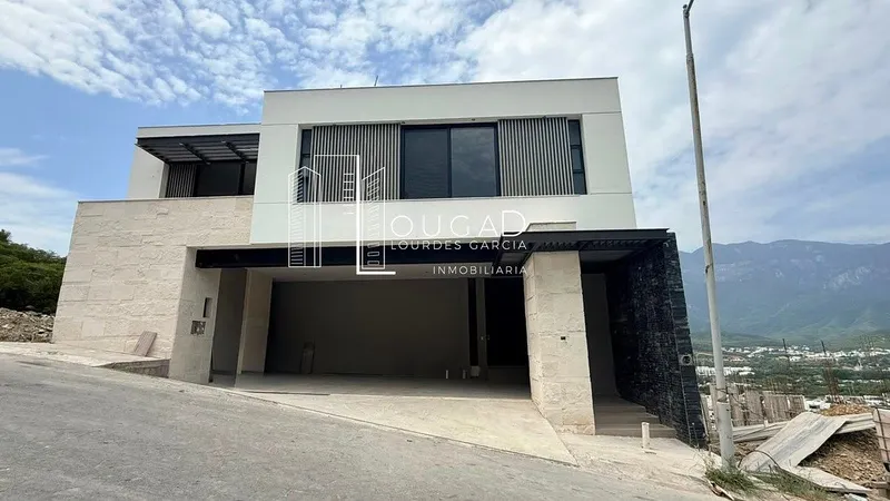 Casa en venta · Castaños del Vergel, Monterrey, Nuevo León