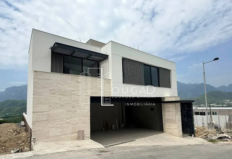 Casa en venta · Castaños del Vergel, Monterrey, Nuevo León