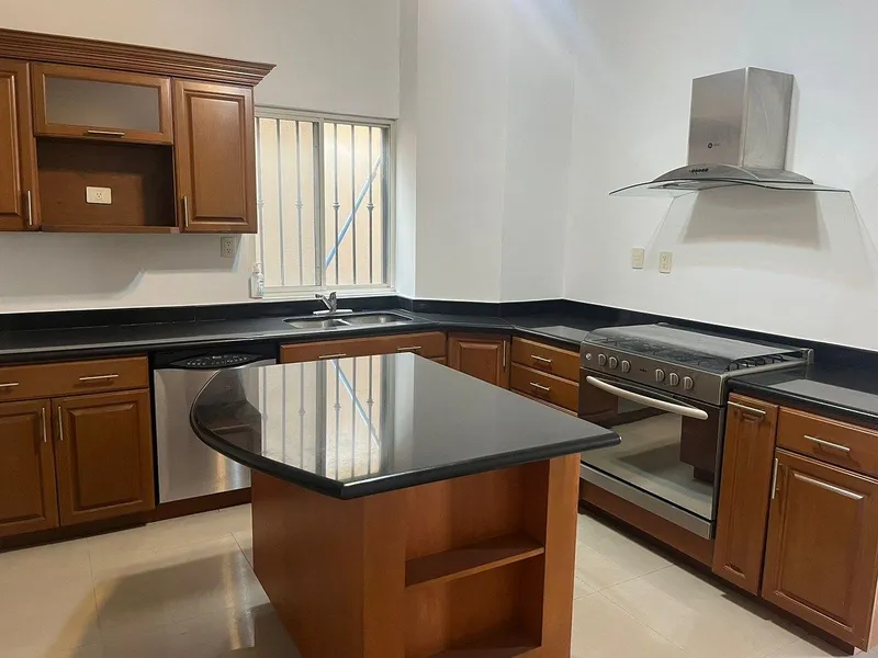 Casa en venta · Cumbres Mediterráneo, Monterrey, Nuevo León Casa en venta · Cumbres Mediterráneo, Monterrey, Nuevo León