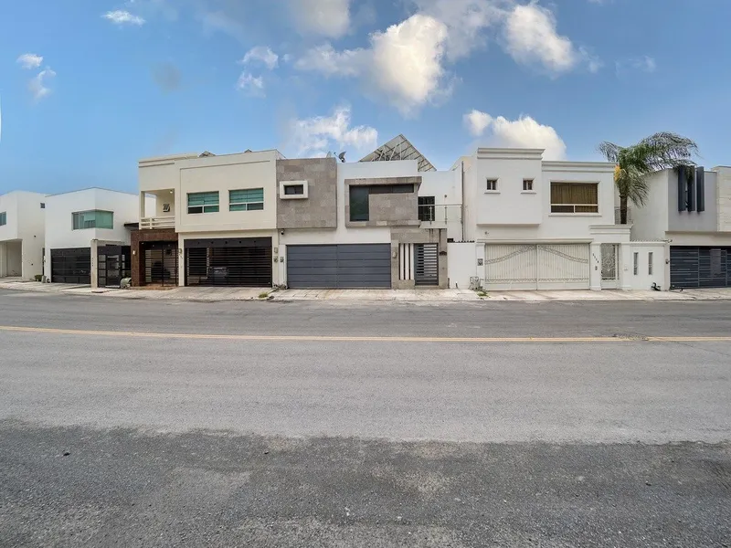 Casa en venta · Colinas del Valle, Monterrey, Nuevo León