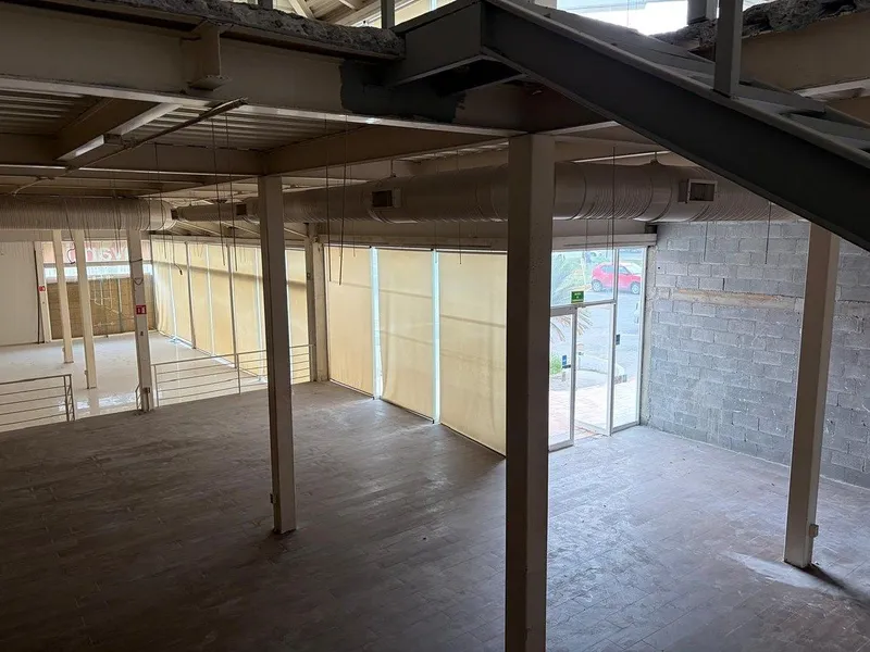 Comercio en alquiler · Las Cumbres, Monterrey, Nuevo León