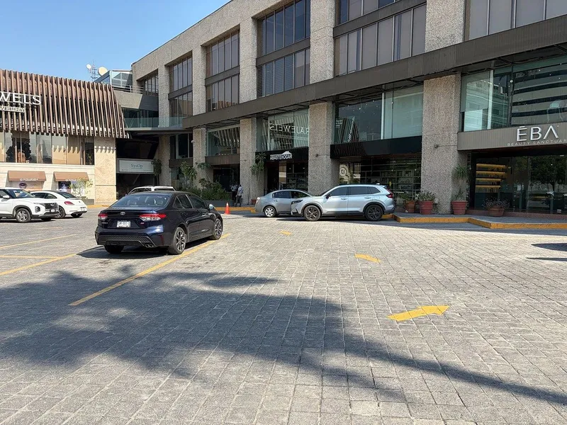 Comercio en renta · Del Valle, San Pedro Garza García, Nuevo León