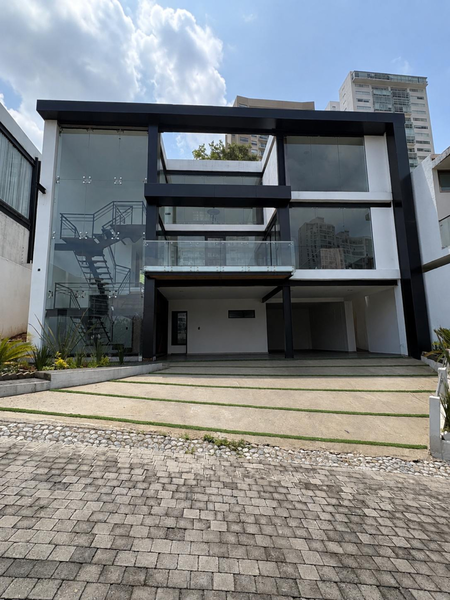 Casa en venta · Bosque Real, Huixquilucan, Estado de México Casa en venta · Bosque Real, Huixquilucan, Estado de México