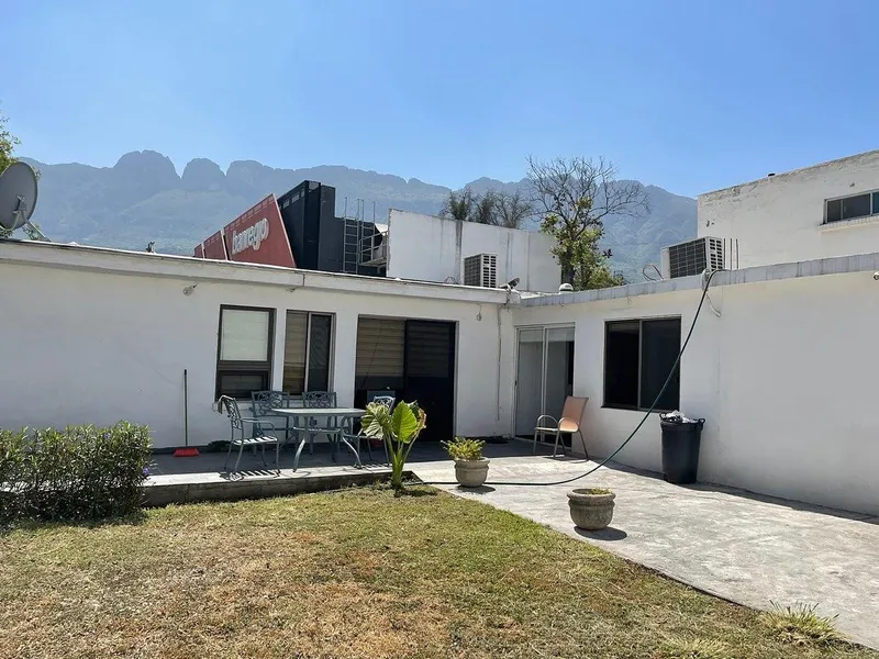 Casa en venta · Del Valle, San Pedro Garza García, Nuevo León