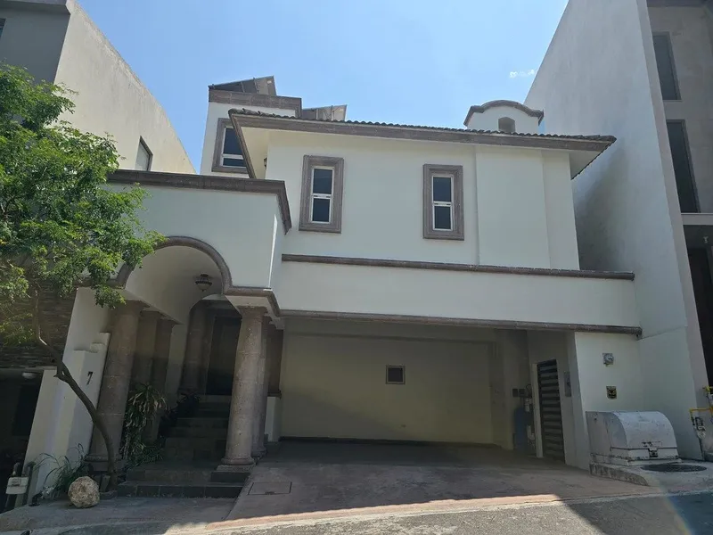 Casa en venta · Colinas de San Jerónimo, Monterrey, Nuevo León