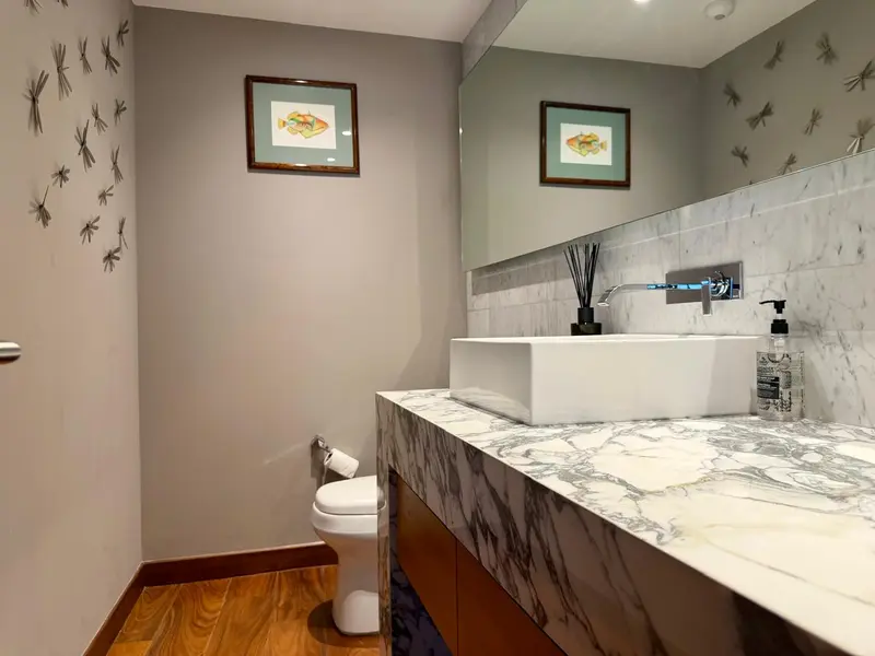 19.bañovisitas.jpg