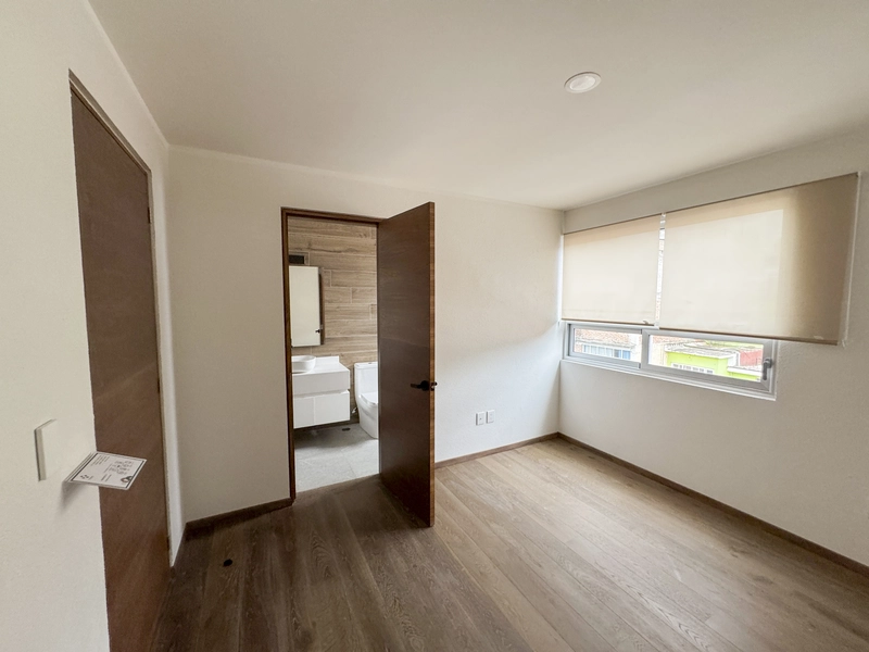 20250827-IMG_4049.jpg