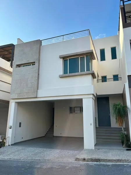 Casa en venta · Colinas del Valle, Monterrey, Nuevo León