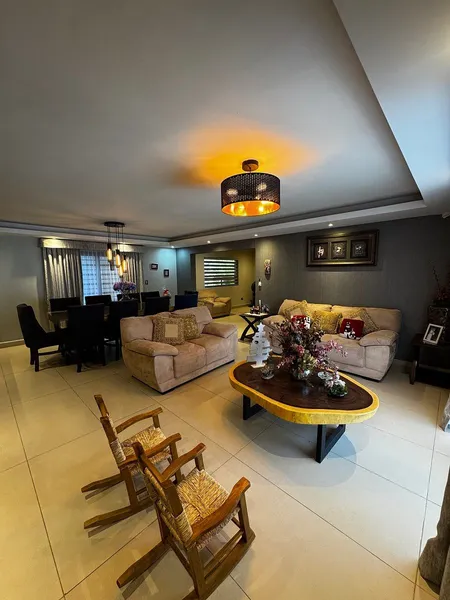 Casa en venta · Contry la Silla, Guadalupe, Nuevo León