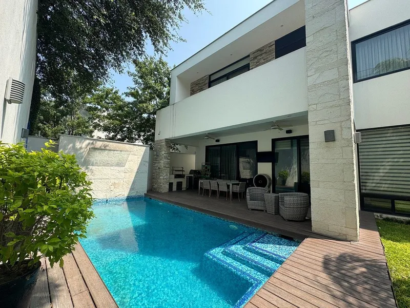 Casa en venta · Zona de Los Callejones, San Pedro Garza García, Nuevo León
