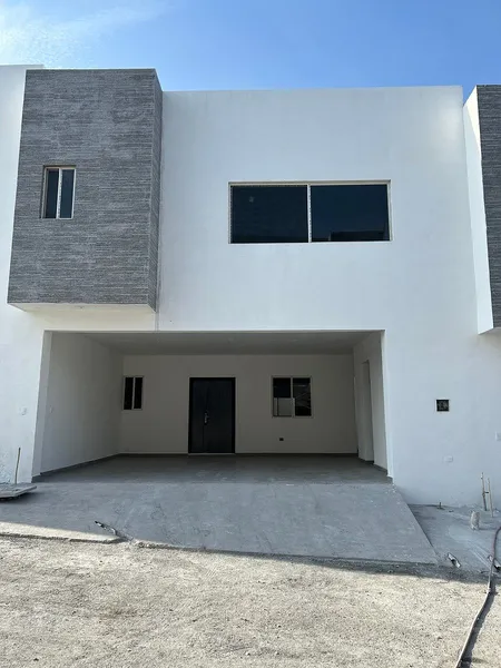 Casa en venta · Cumbres del Valle, Monterrey, Nuevo León