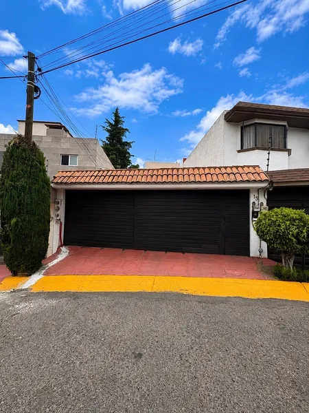 Casa en venta · Jardines de Satélite, Naucalpan de Juárez, Estado de México