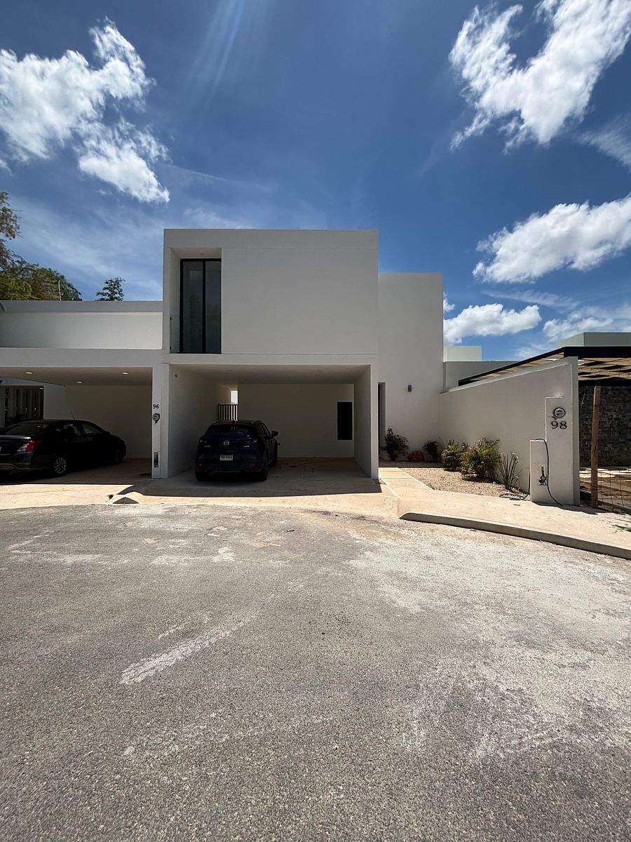 Casa en venta · Cholul, Mérida, Yucatán Casa en venta · Cholul, Mérida, Yucatán