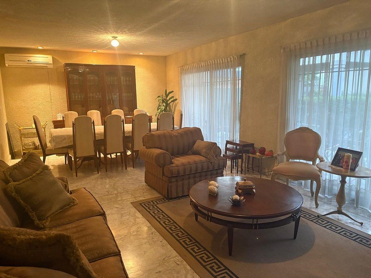 Casa en venta · Fuentes del Valle, San Pedro Garza García, Nuevo León