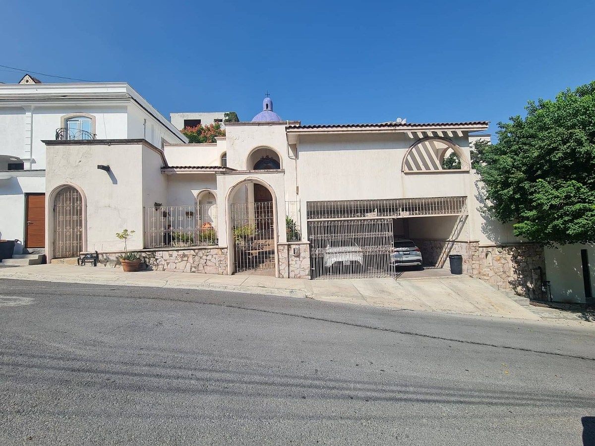 Casa en venta · Las Cumbres, Monterrey, Nuevo León Casa en venta · Las Cumbres, Monterrey, Nuevo León