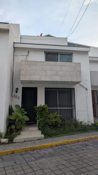 Casa en venta · Del Valle, San Pedro Garza García, Nuevo León Casa en venta · Del Valle, San Pedro Garza García, Nuevo León