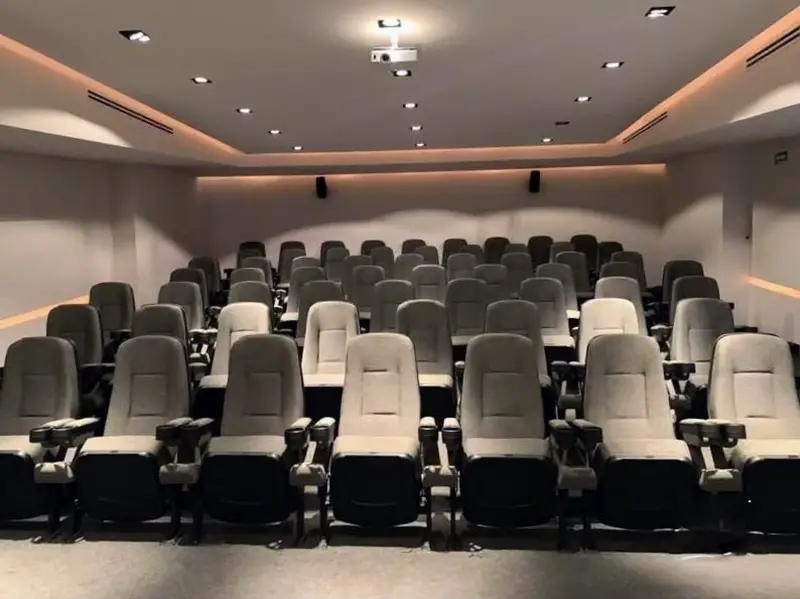 15 ) Cine.JPG