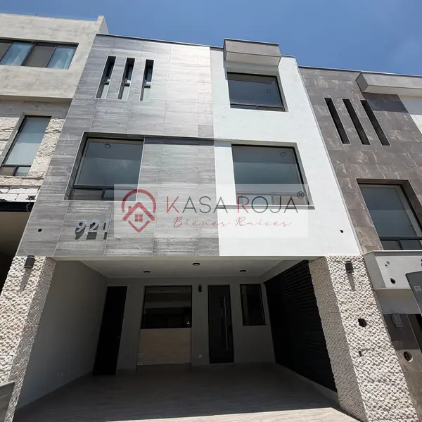 Casa en venta · Paseo del Vergel, Monterrey, Nuevo León