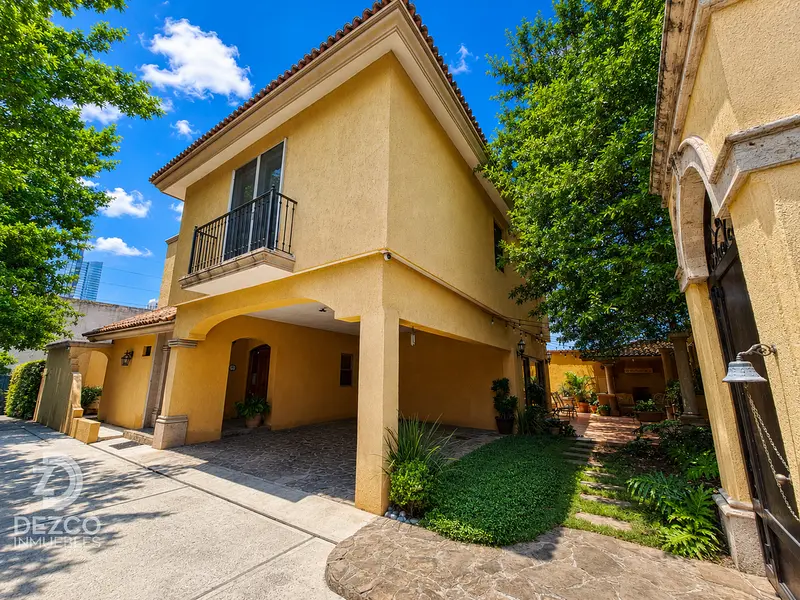 Casa en venta · Santa Engracia, San Pedro Garza García, Nuevo León