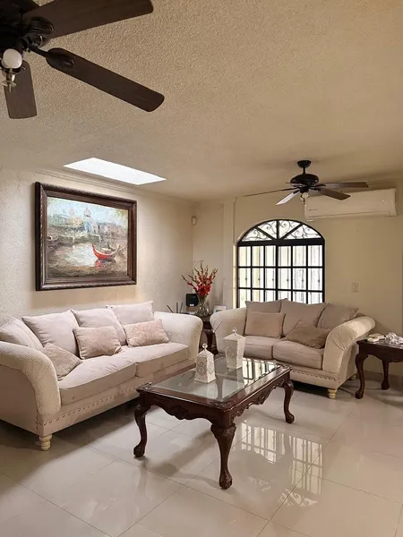 Casa en venta · Valle Del Nogalar, San Nicolás de los Garza, Nuevo León
