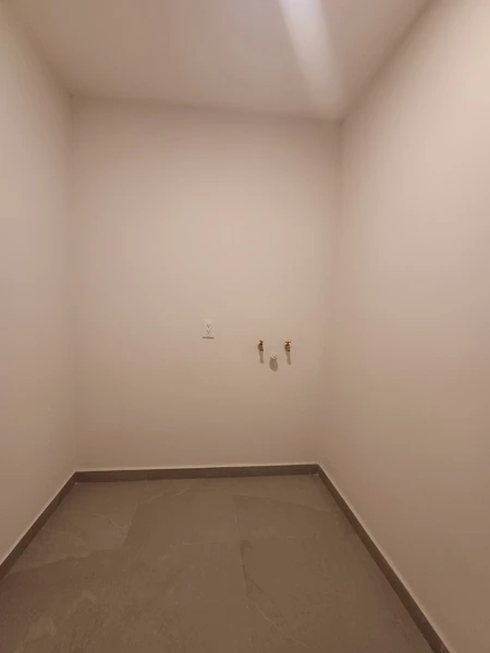 inbound3028475145007977648.jpg