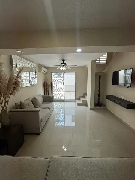 Casa en venta · Villas de Anáhuac, San Nicolás de los Garza, Nuevo León