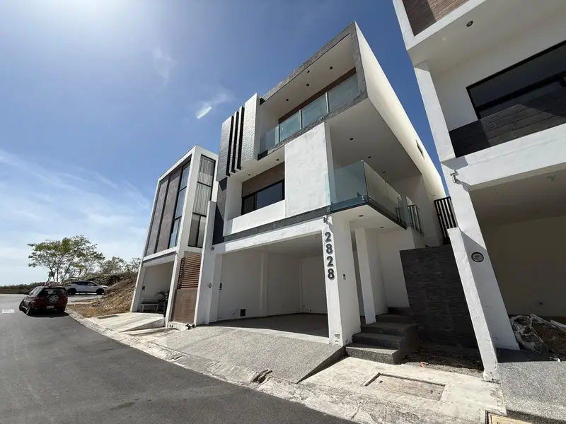 Casa en venta · Santiago, Nuevo León