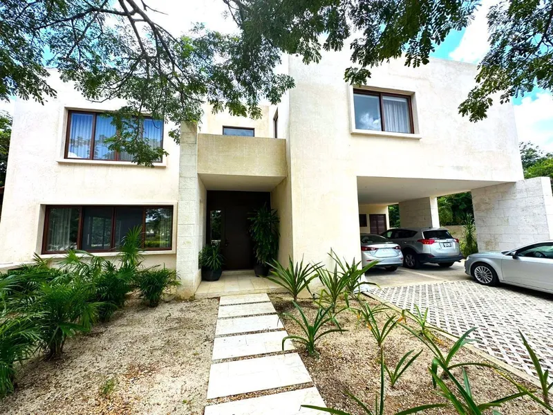 Casa en venta · Yucatán Country Club, Mérida, Yucatán Casa en venta · Yucatán Country Club, Mérida, Yucatán