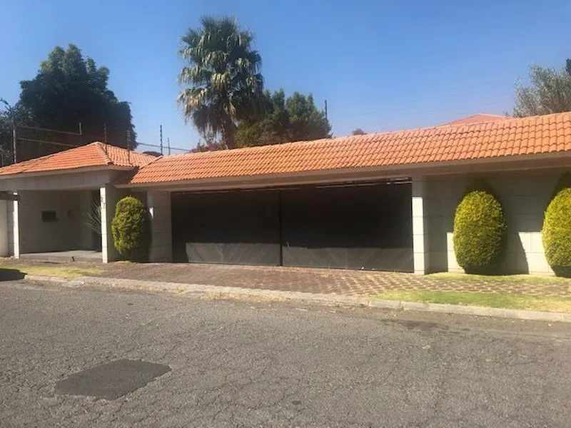 Casa en venta · Bosques de las Lomas, Cuajimalpa de Morelos, Ciudad de México Casa en venta · Bosques de las Lomas, Cuajimalpa de Morelos, Ciudad de México